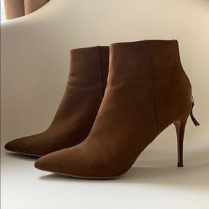 Steve Madden Hotshot Tan Heeled Ankle Booties